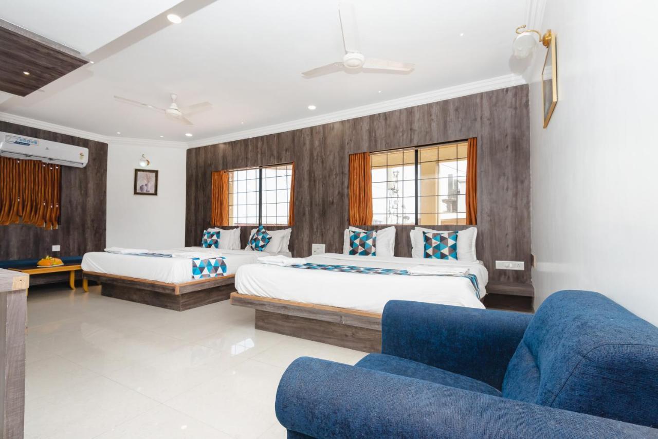 Hotel Galaxy Opp Surat Railway Station מראה חיצוני תמונה